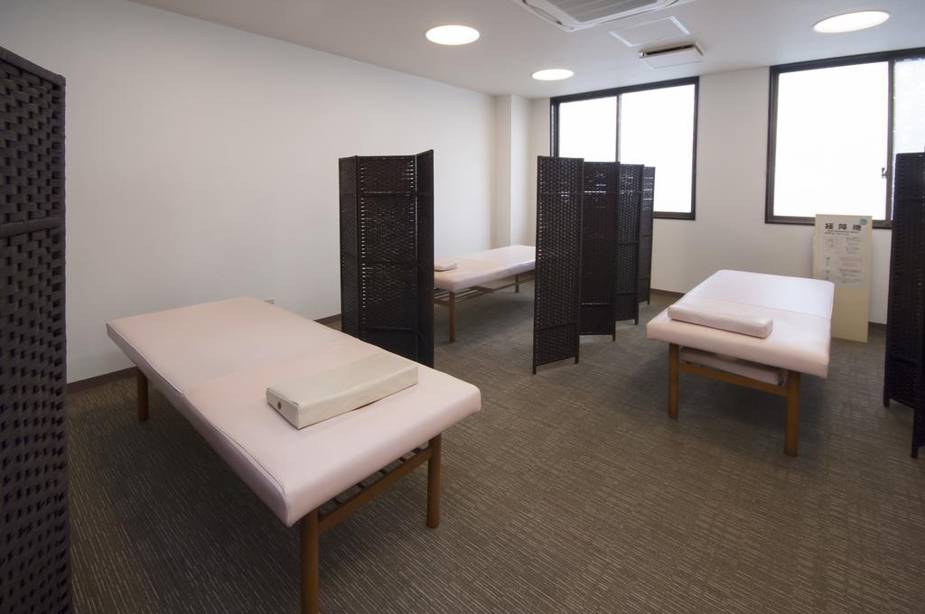 Sauna And Capsule Hotel Hollywood Okayama Bagian luar foto