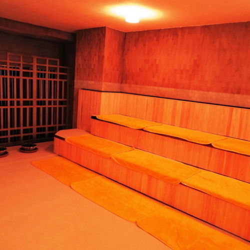 Sauna And Capsule Hotel Hollywood Okayama Bagian luar foto